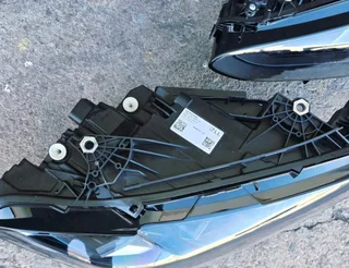 BMW M4 G82/G83 (2020-2023) Front Headlights