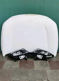 BONNET AND HEADLIGHTS NAVARA NEW SHAPE