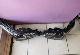 TOYOTA FORTUNER XENON LED HEADLIGHT AVAILABLE FOR SALE.