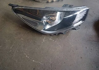 Kia rio headlight 2018 -2024 right side normal available.