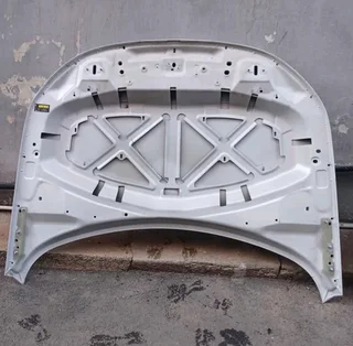 Range Rover Velar Bonnet available for sale clean clean