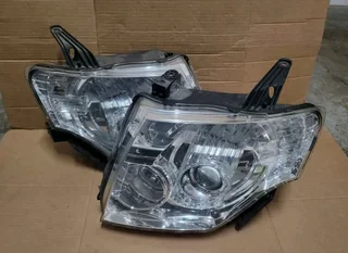 Mitsubishi Pajero 5 headlight available for sale