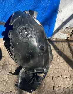 MERCEDES BENZ W177 FRONT RH FENDER LINER I