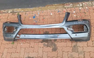 MERCEDES  BENZ  ML W164  AMG  FRONT  BUMPER  AVAILABLE