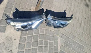 TOYOTA RAV4 NEW SHAPE HEADLIGHTS