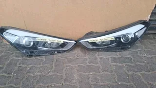 Hyundai tucson 2016 headlight available for sale