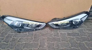 Hyundai tucson 2016 headlight available for sale