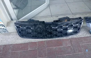Land Rover Discovery 5 grille for sale