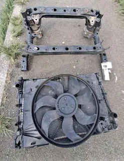 Mercedes w205 Subframe and fan available for sale