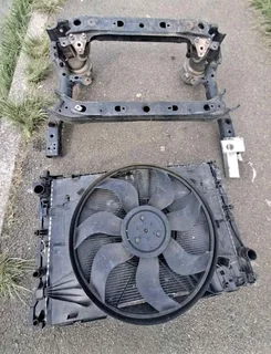 Mercedes w205 Subframe and fan available for sale