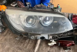 BMW E92 E93 RIGHT SIDE HEADLIGHT CLEAN IN STOCK