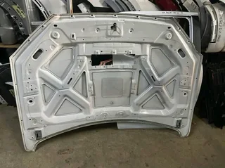 Mahindra Scorpio Bonnet available for sale clean.