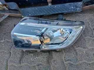 Renault Sandero left side headlight stepway 2019