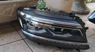 Vw tiguan R-line 2018 rightside headlights available for sale