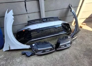 Vw tiguan R-line 2016 front bumper fenders headlights and spares available for sale
