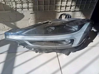 Volvo Xc60 Ii Led Headlight Lhs (31420419)