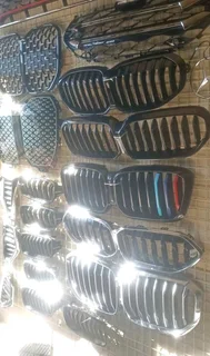 Bmw KIDNEYS GRILLS IN ALL SERIES F30 F20 22 G20 M5 G01 G05 X3 X5  Nd G30 CLEAN AND EXCELLENT