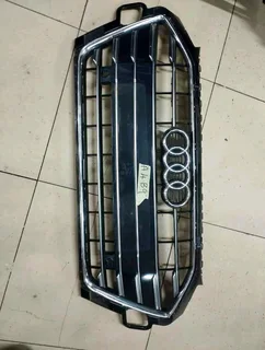 Audi A4 B9 grill available for sale clean clean