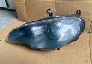 BMW X5 E70 xenon headlight 2007-2011 available.
