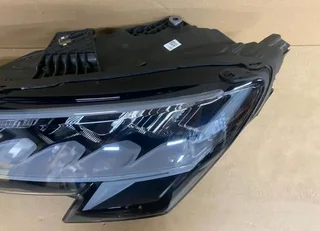 2021-2025 AUDI A3 PASSENGER SIDE HEADLIGHT.