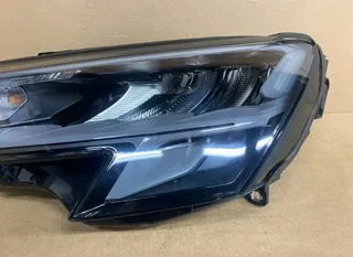 2021-2025 AUDI A3 PASSENGER SIDE HEADLIGHT.