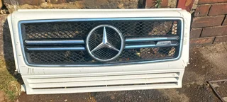 Mercedes Benz W463 G Wagon front grill complete OEM clean clean 100%