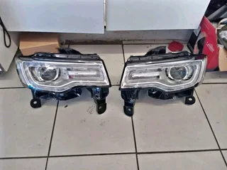 Jeep Grand Cherokee Left And Right Headlights
