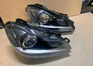 Mercedes Benz C-Class w204 Xenon headlights