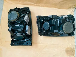 Land Rover Discovery 4 headlights