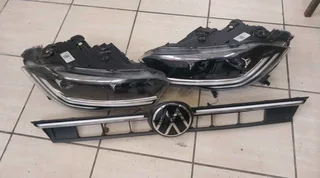 Vw Polo 9 Iq Head Light Right And Left With The Grill