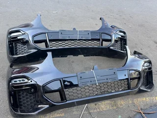 Bmw X7 G07 FRONT BUMPER AVAILABLE FOR SALE CLEAN CLEAN AND COMPLETE