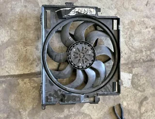 BMW F20 RADIATOR FAN AVAILABLE FOR SALE CLEAN CLEAN