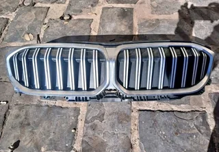 Bmw g20 3 series front grill AVAILABLE FOR SALE