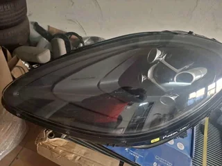 Porsche macan 2020 right side headlight light for 3