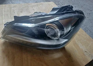 Mercedes Benz W204 Face-lift Headlights