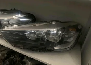BMW X1 f48  normal headlights available