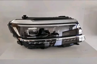VW Tiguan xenon headlight Right side
