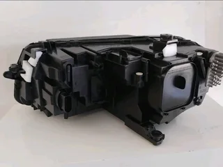 VW Tiguan xenon headlight Right side