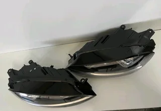 VW Golf 7 TSI Xenon Headlights available for sale clean clean