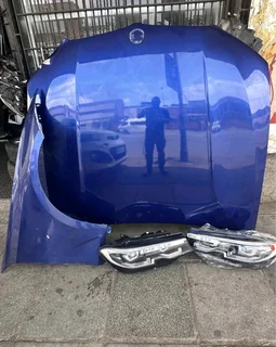 BMW G20 bonnet lights and fender available