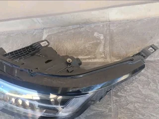 Range Rover Vogue 2023&#43; Left headlight