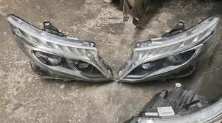 W447 Very Clean Xenon Headlights  Available For Sale