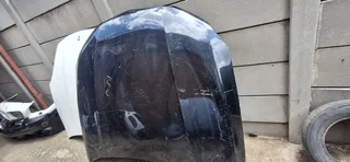 Bmw G11 BONNET AVAILABLE FOR SALE CLEAN CLEAN