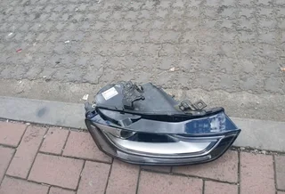 Audi A4 B8 Face-lift Right side headlight