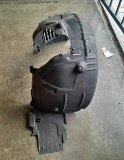 Mercedes-Benz w205 c63 fender liner right side