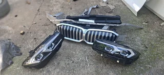 Bmw G20 facelift headlights, complete bumper, kidney grills,stiffner splash tray available for sale