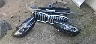 Bmw G20 facelift headlights, complete bumper, kidney grills,stiffner splash tray available for sale