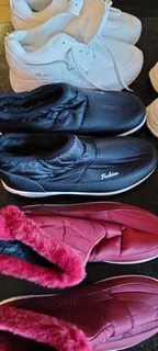 Lady&#39;s sneakers and ankle boots