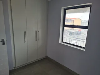 PAROW:  2Bedroom Apartment - TO LET