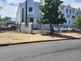 Stellenbosch: Spacious 3 Bedroom Apartment - To Let